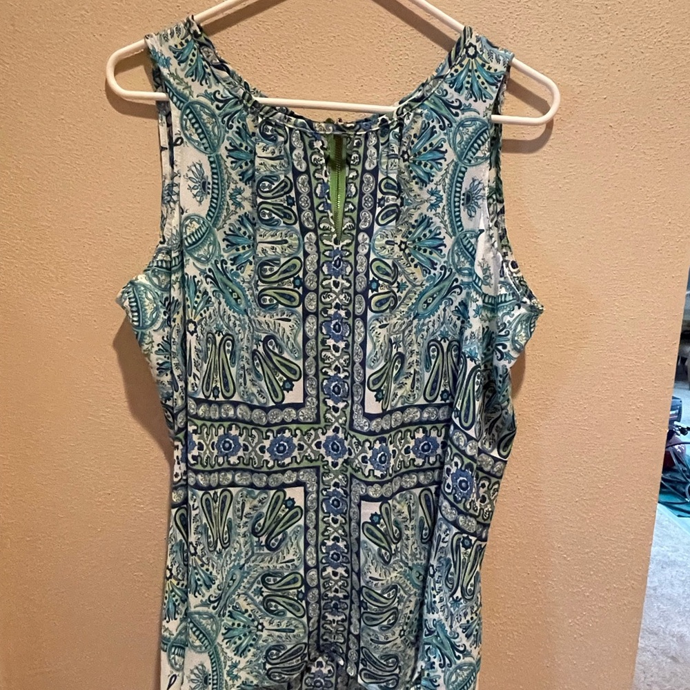 Rose + Olive Cute Sleeveless Top!  Only worn once!  Size L